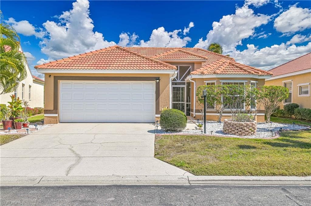 9918 Las Casas DR FORT MYERS, FL 33919