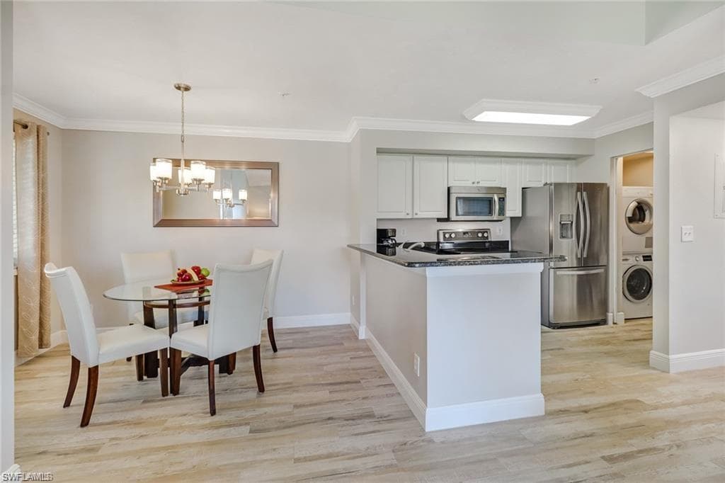1265 Wildwood Lakes BLVD 208 NAPLES, FL 34104