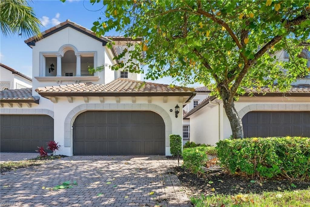 3735 Montreux LN Bldg 4-102 NAPLES, FL 34114