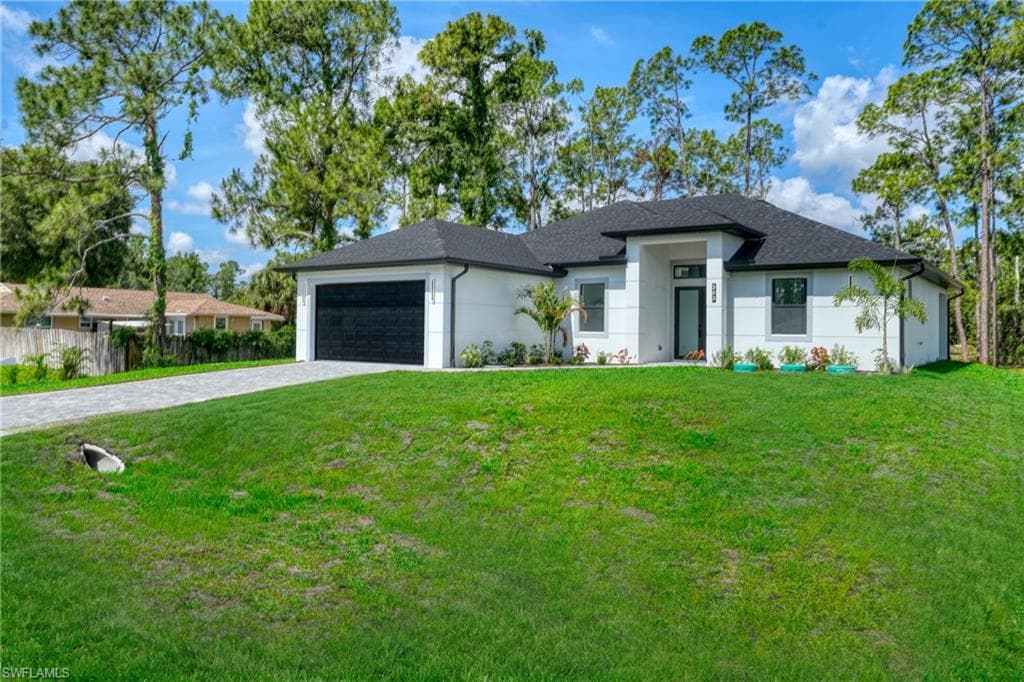 903 Jefferson AVE LEHIGH ACRES, FL 33936