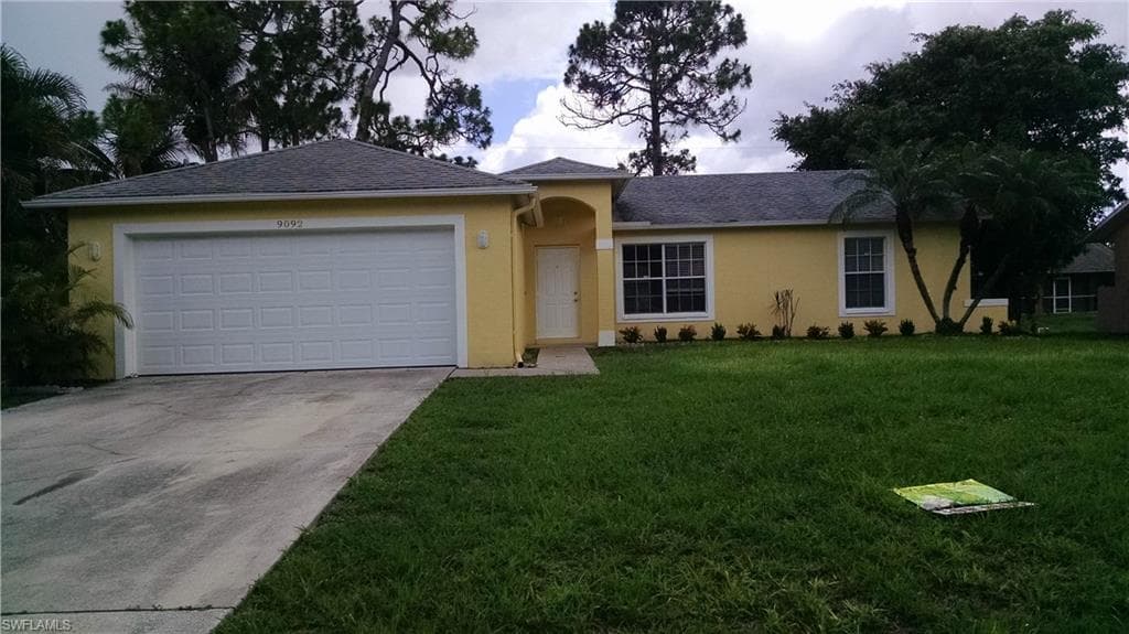 9092 Caloosa RD FORT MYERS, FL 33967