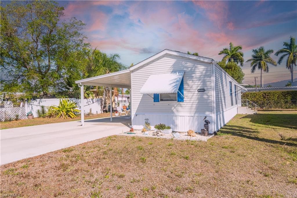 12130 Palm DR FORT MYERS, FL 33908