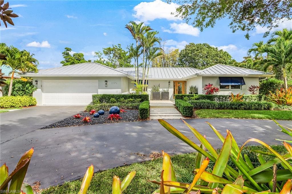 1390 Mandarin RD NAPLES, FL 34102