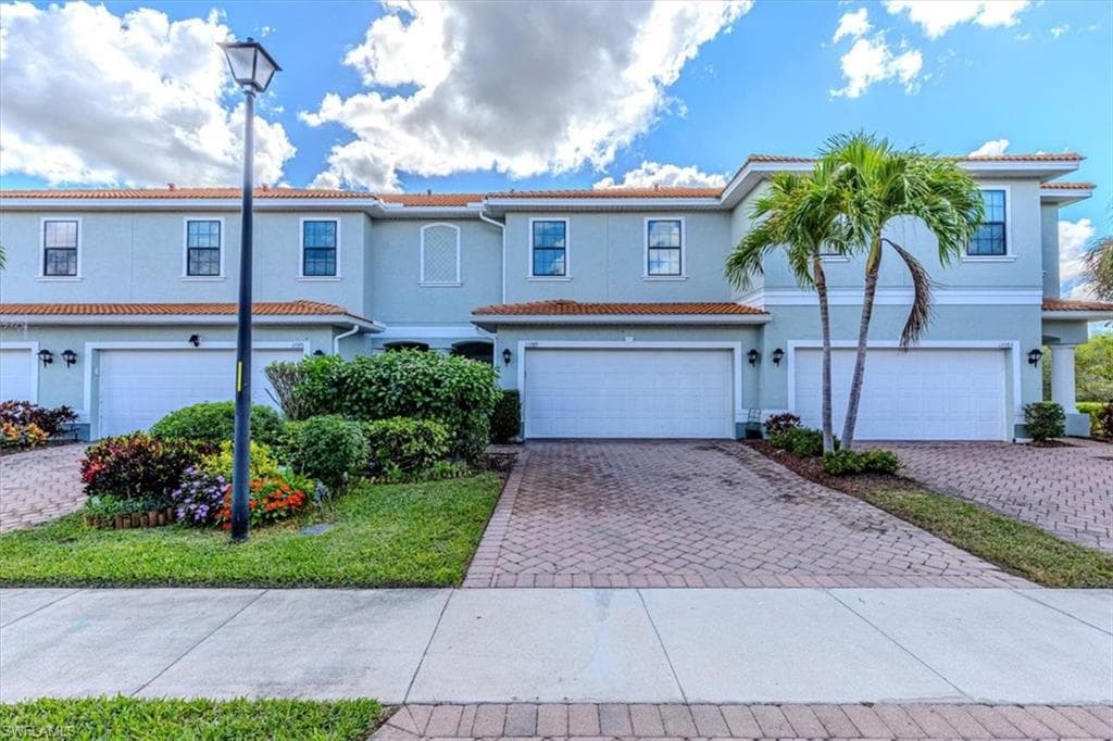 15389 Summit Place CIR 286 NAPLES, FL 34119
