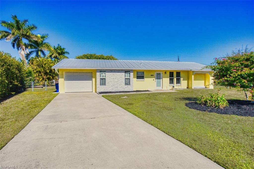 5417 Loyola LN FORT MYERS, FL 33908