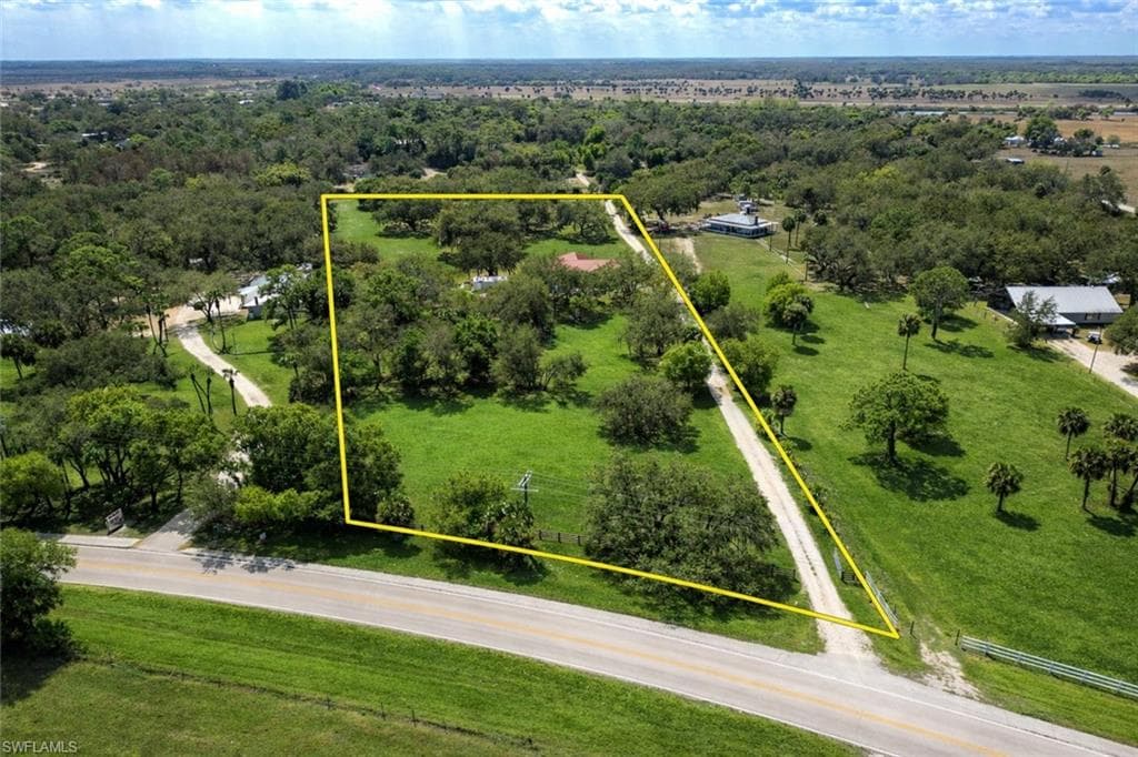 2032 Ortona Locks RD MOORE HAVEN, FL 33471