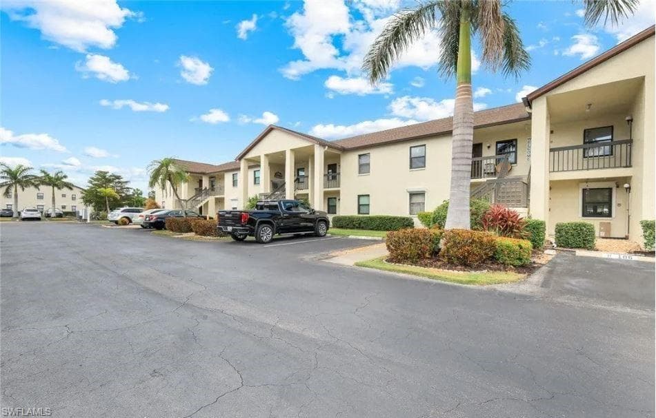 9270 Lake Park DR 206 FORT MYERS, FL 33919