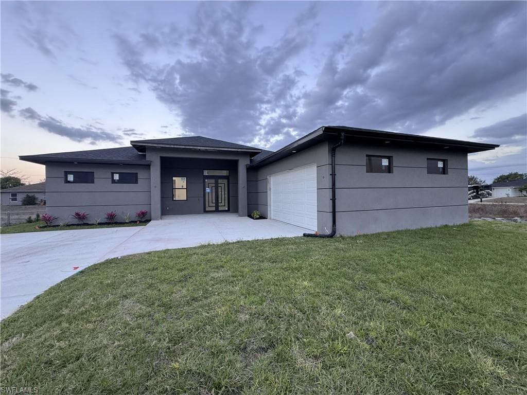 812 Chapel AVE LEHIGH ACRES, FL 33971