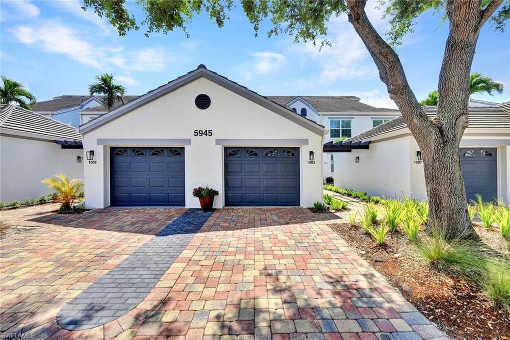 5945 Sand Wedge LN 1003 NAPLES, FL 34110