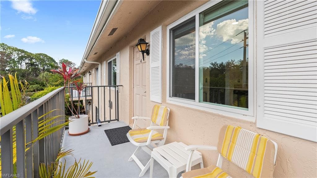 160 Palm DR 4 NAPLES, FL 34112