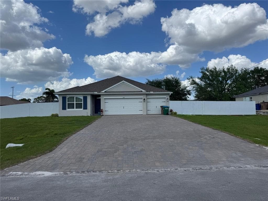 1621 NW 9th TER CAPE CORAL, FL 33993