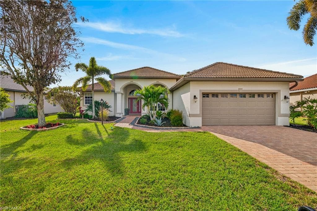 25080 Divot DR BONITA SPRINGS, FL 34135