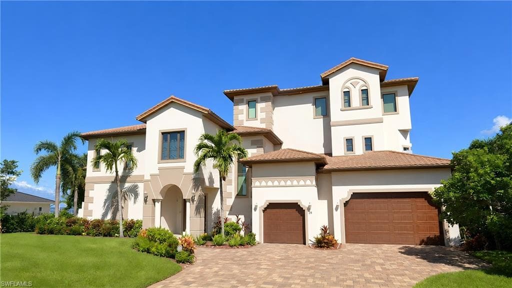 26 Dolphin CIR NAPLES, FL 34113