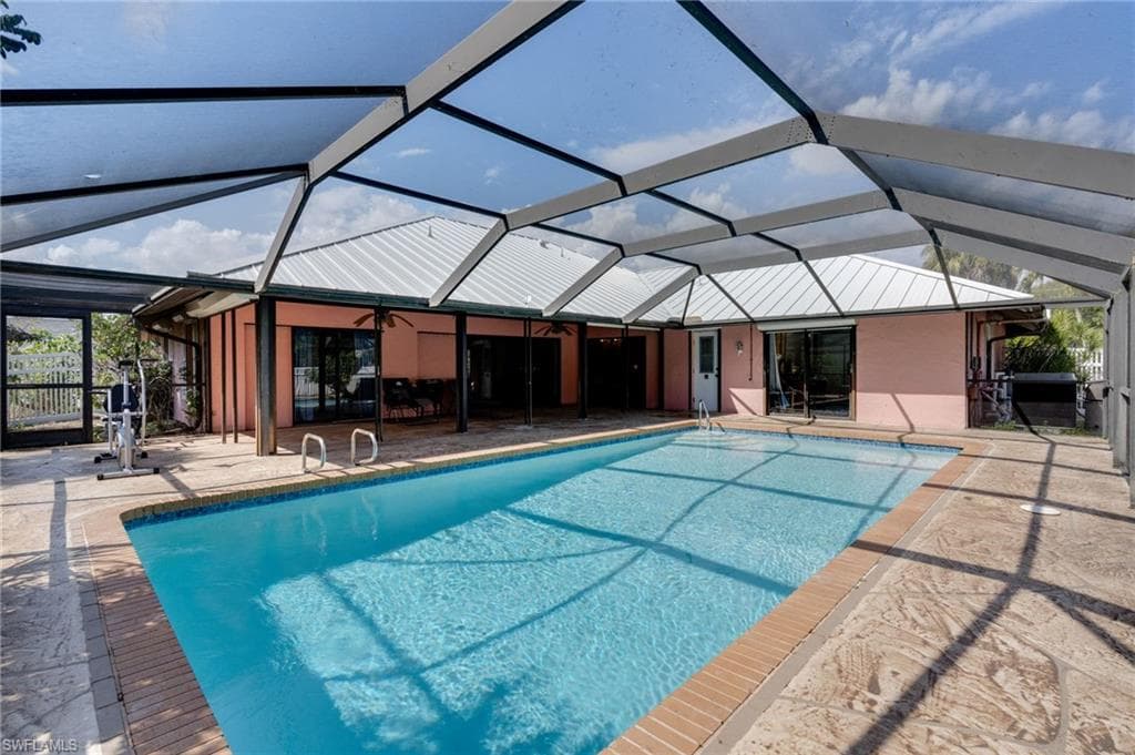 4220 Prestwick CT NORTH FORT MYERS, FL 33903