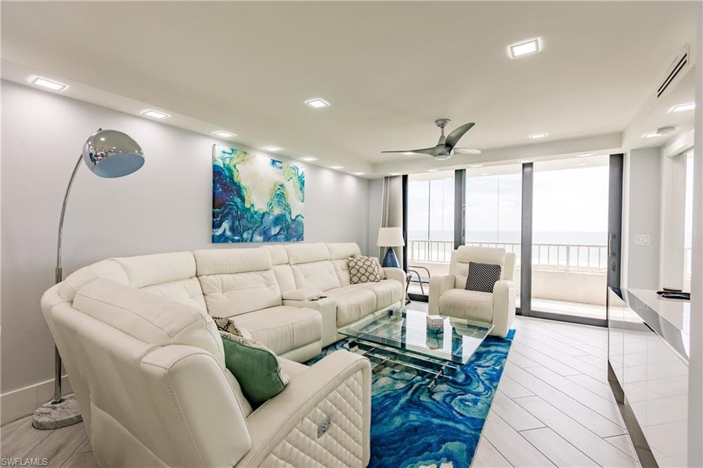440 Seaview CT 1905 MARCO ISLAND, FL 34145