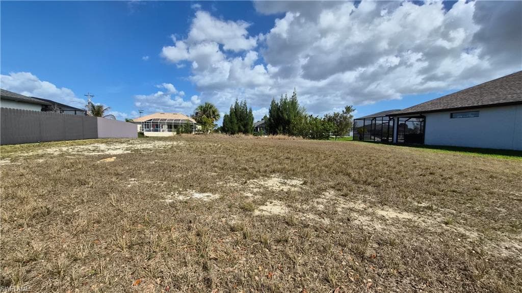 1605 SW 17th PL CAPE CORAL, FL 33991