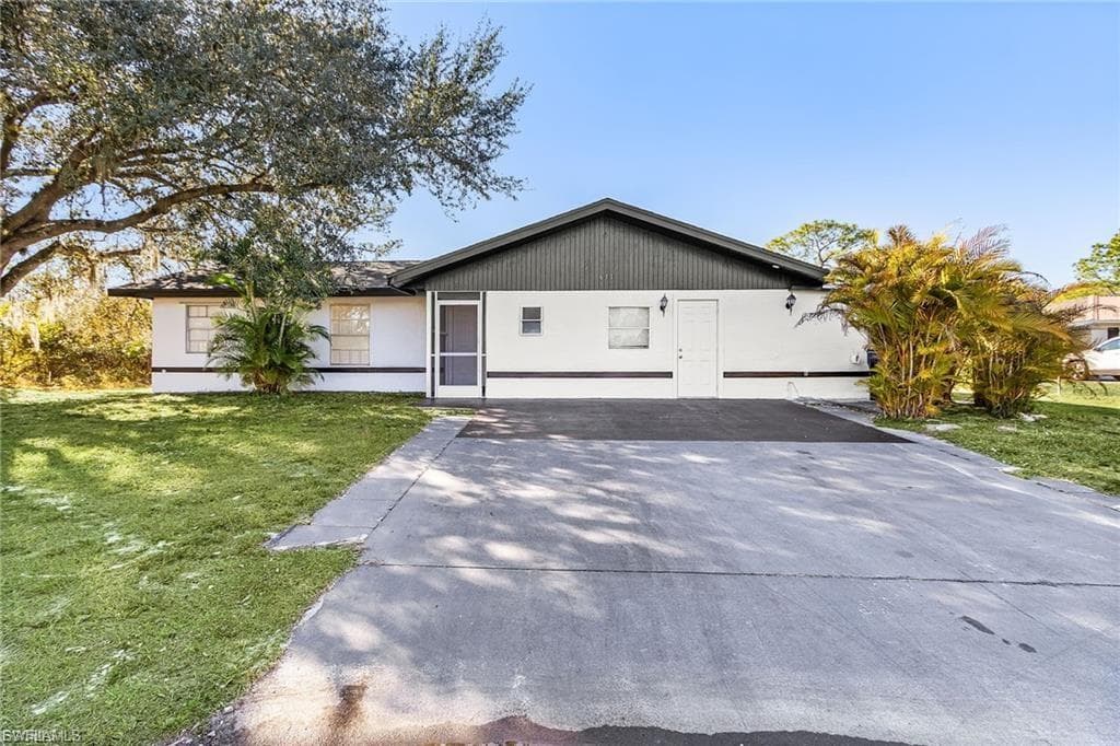 611 Grant AVE LEHIGH ACRES, FL 33972