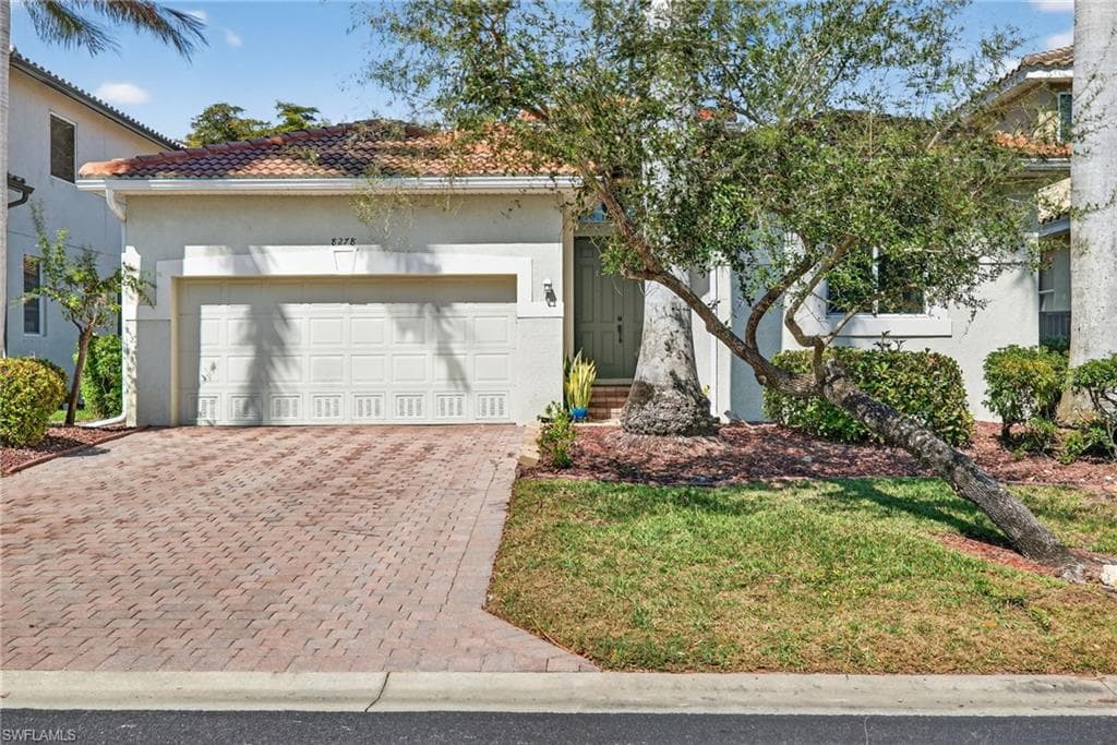 8278 Sumner AVE FORT MYERS, FL 33908