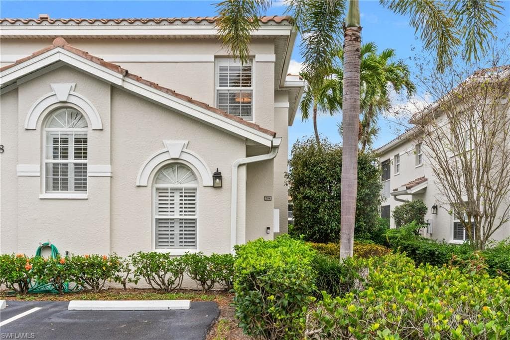 6808 Satinleaf RD S 204 NAPLES, FL 34109