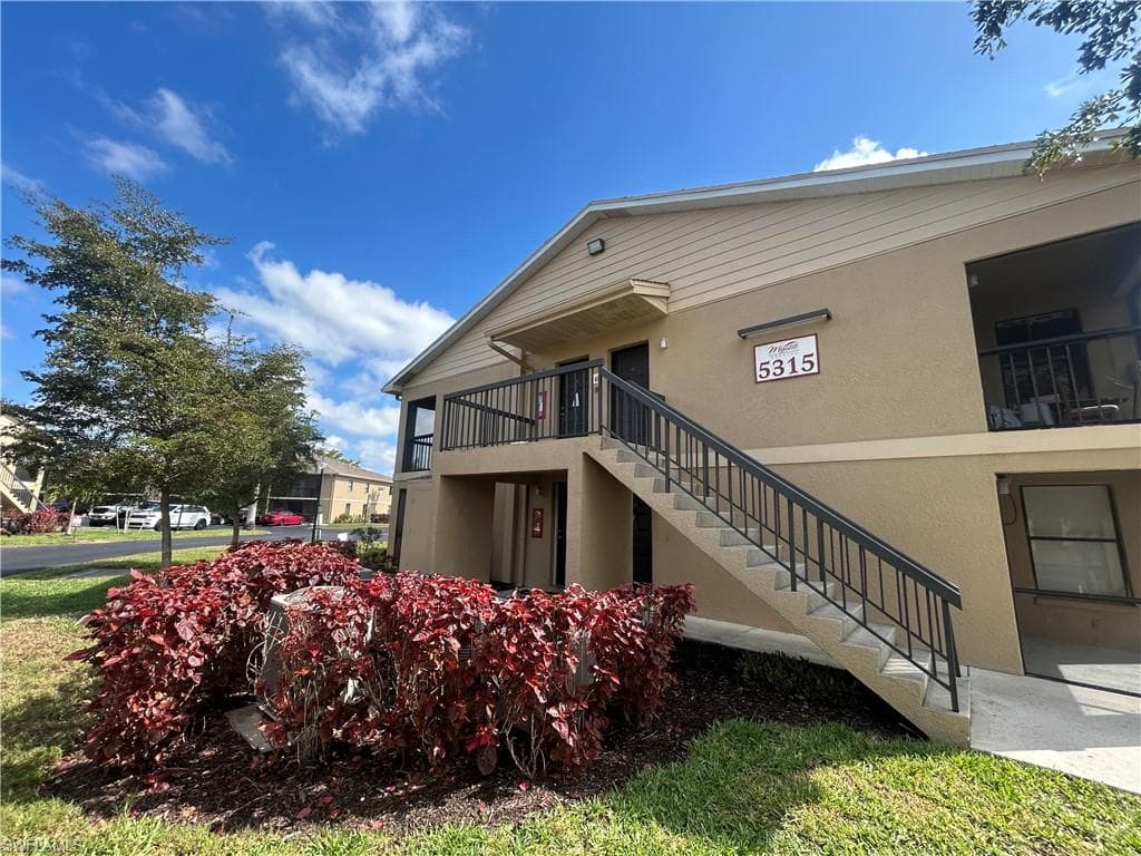 5315 Summerlin RD 1513 FORT MYERS, FL 33919