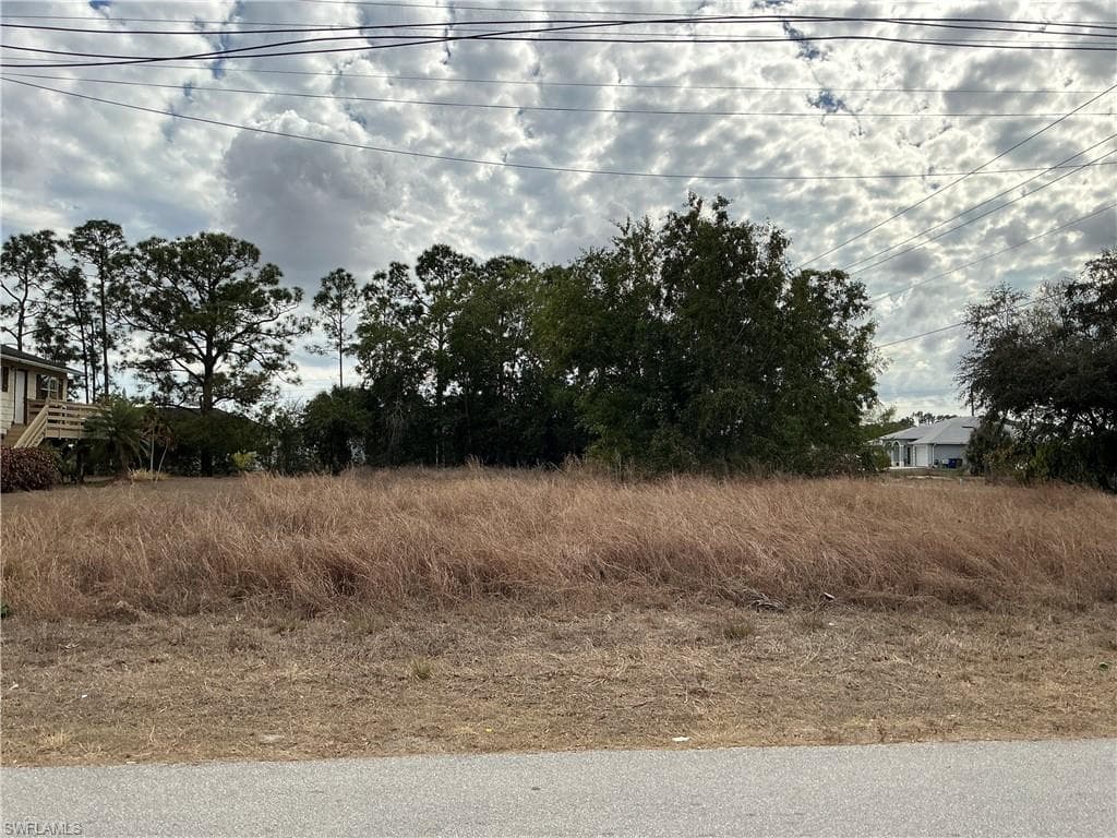 4917 2nd ST W LEHIGH ACRES, FL 33971