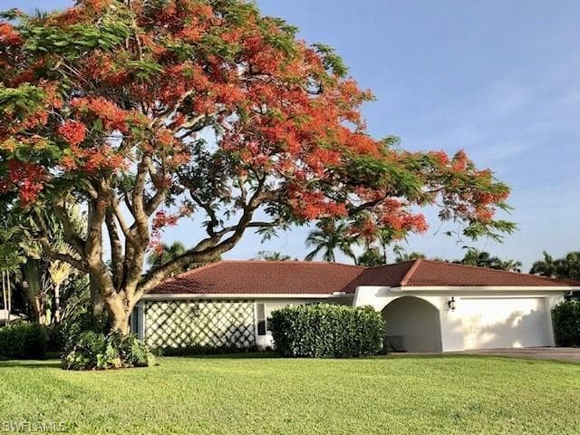 87 Burning Tree DR NAPLES, FL 34105