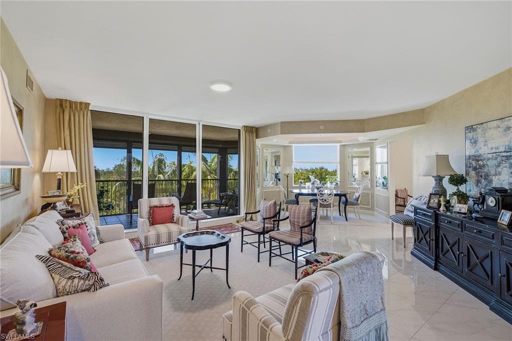 7225 Pelican Bay BLVD 305 NAPLES, FL 34108