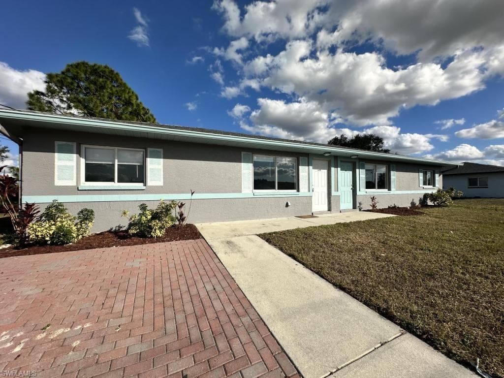 127 Gordon AVE S LEHIGH ACRES, FL 33973