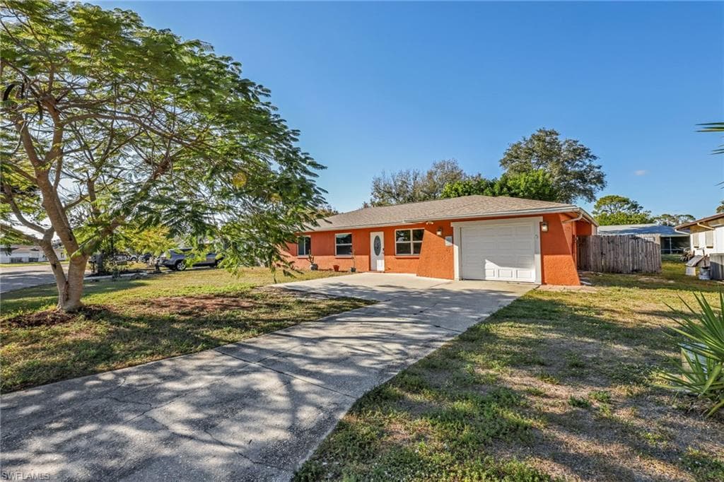 1391 Sourwood CT NORTH FORT MYERS, FL 33917