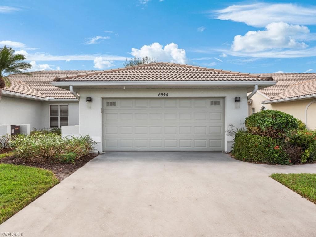 6994 Lone Oak BLVD NAPLES, FL 34109