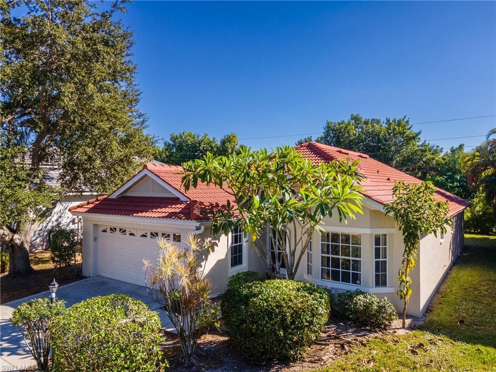 9841 Las Casas DR FORT MYERS, FL 33919