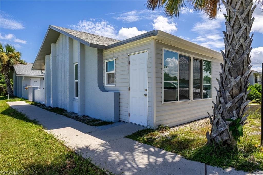 16599 Davis RD FORT MYERS, FL 33908