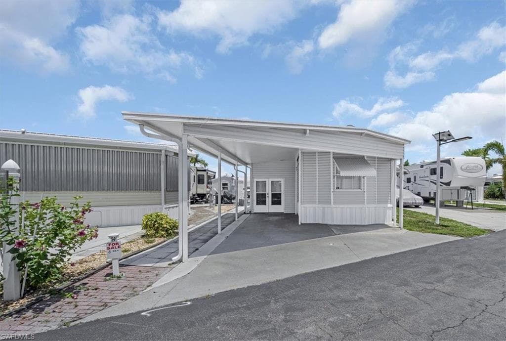 1159 Daniels RD 74 MOORE HAVEN, FL 33471