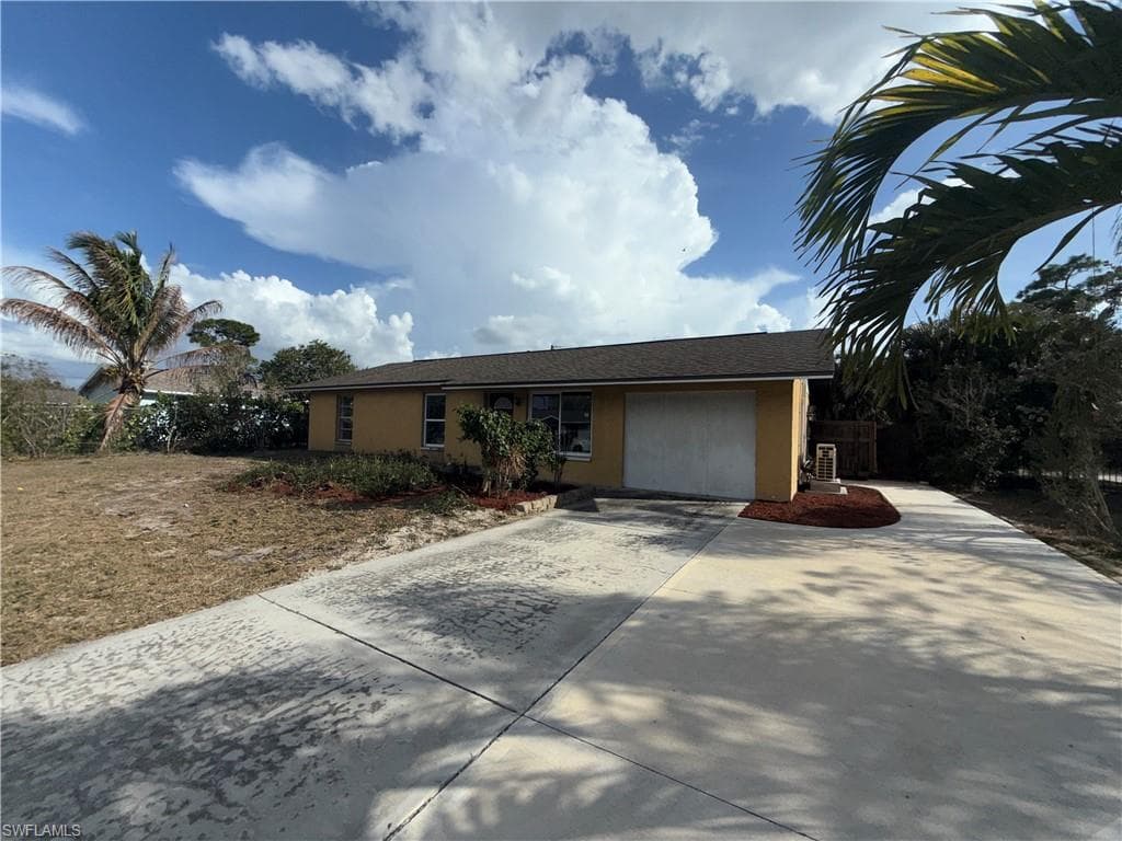9112 Pineapple RD FORT MYERS, FL 33967