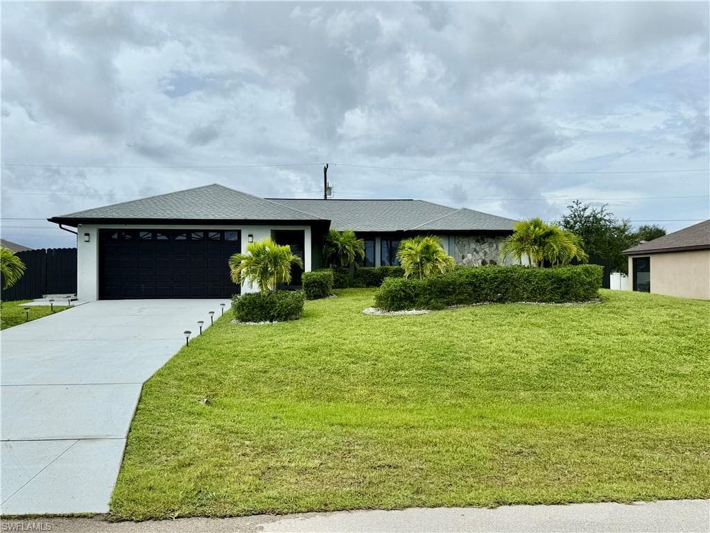1020 11th CT CAPE CORAL, FL 33991