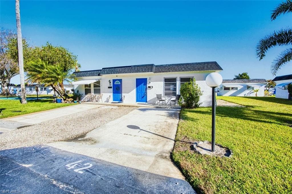 42 Temple CT LEHIGH ACRES, FL 33936