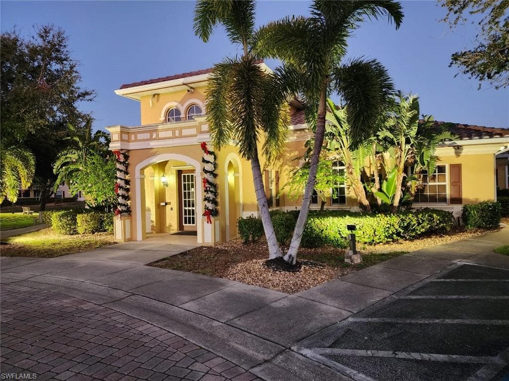 4109 Residence DR 519 FORT MYERS, FL 33901