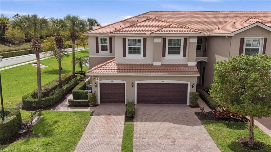 6525 Monterey PT 101 NAPLES, FL 34105