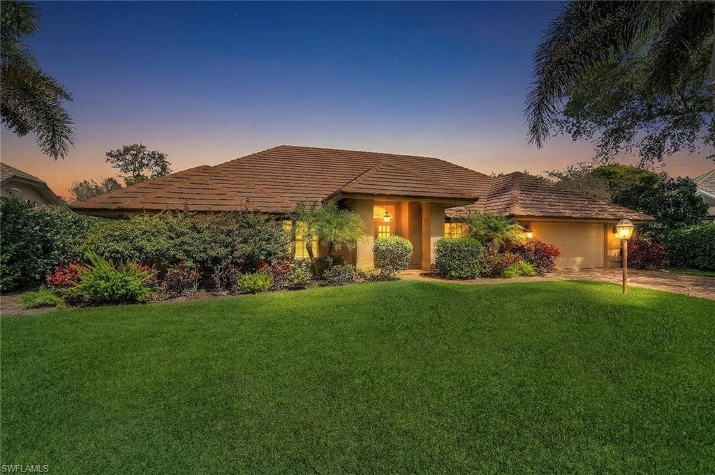811 PITCH APPLE LN NAPLES, FL 34108