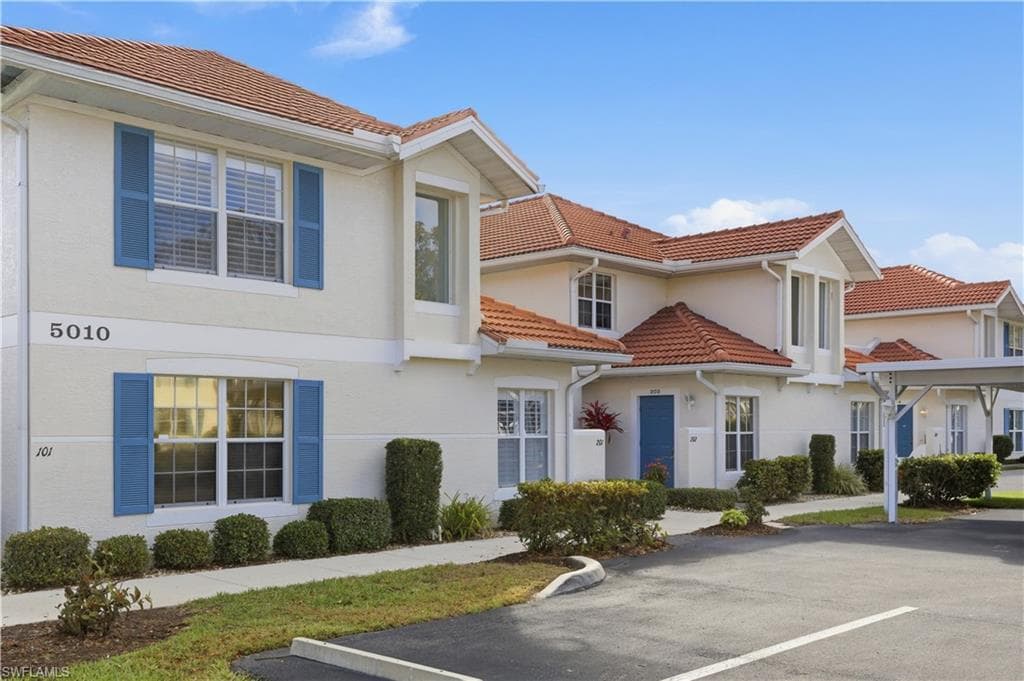 5010 Cedar Springs DR 202 NAPLES, FL 34110