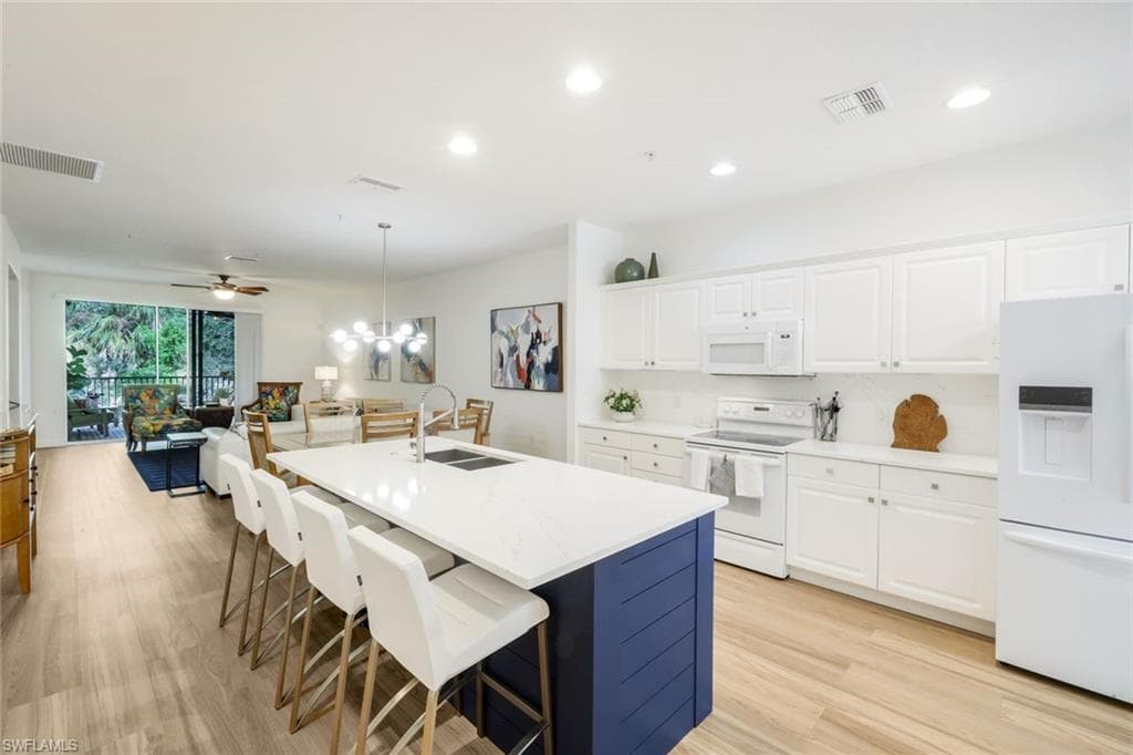4843 Hampshire CT 105 NAPLES, FL 34112