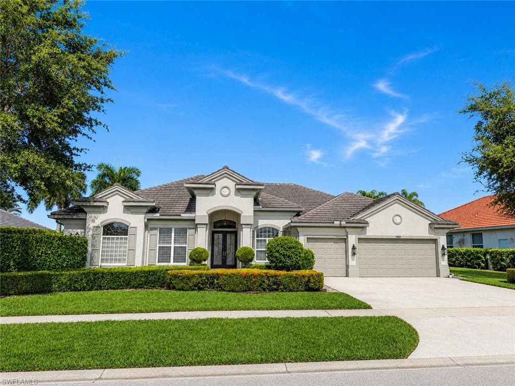 11013 Phoenix WAY NAPLES, FL 34119