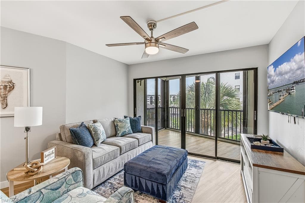 1027 Anglers CV B301 MARCO ISLAND, FL 34145