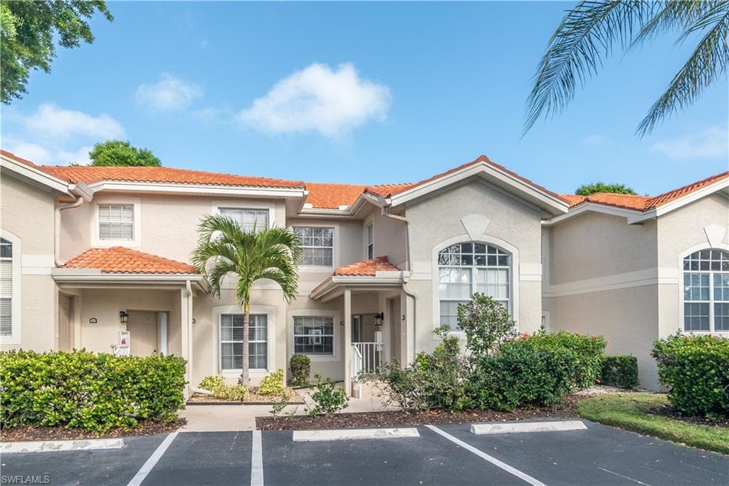2585 Old Groves RD L102 NAPLES, FL 34109