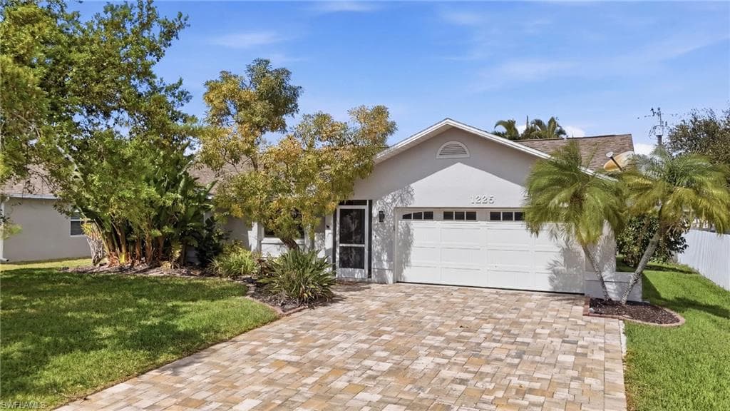 1225 SW 34th TER CAPE CORAL, FL 33914