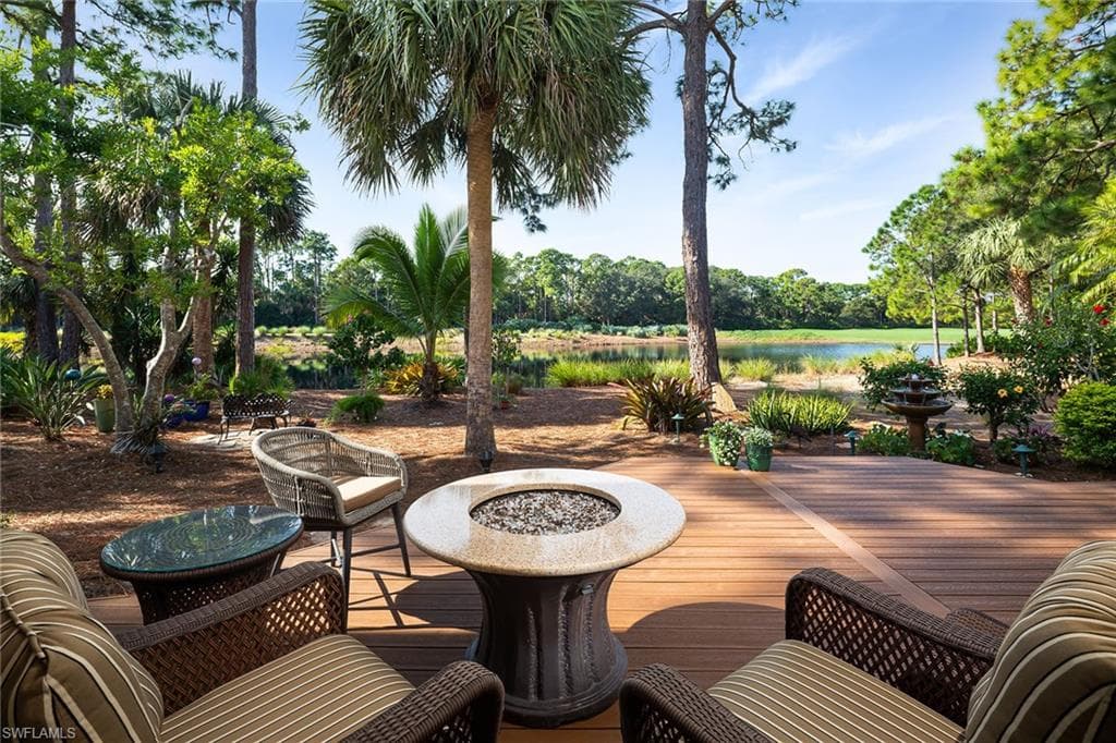813 Barcarmil WAY NAPLES, FL 34110