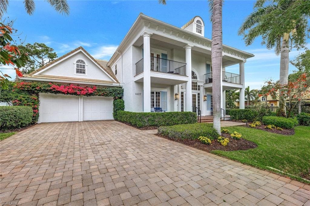 1427 Hemingway PL NAPLES, FL 34103