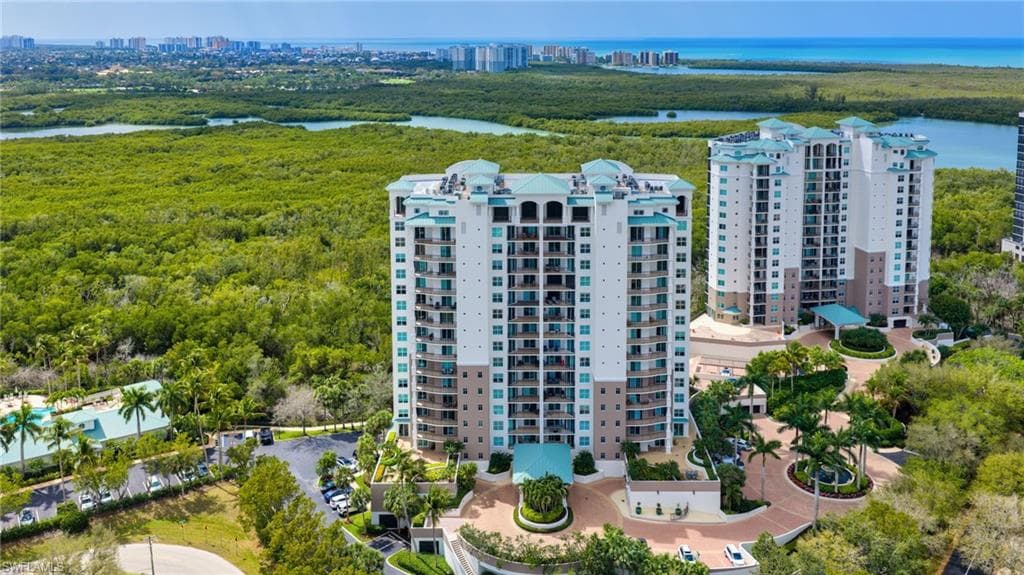 455 Cove Tower DR 304 NAPLES, FL 34110