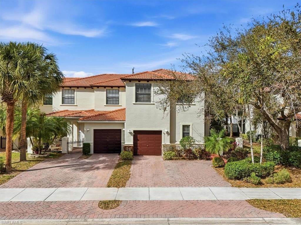 7576 Bristol CIR NAPLES, FL 34120