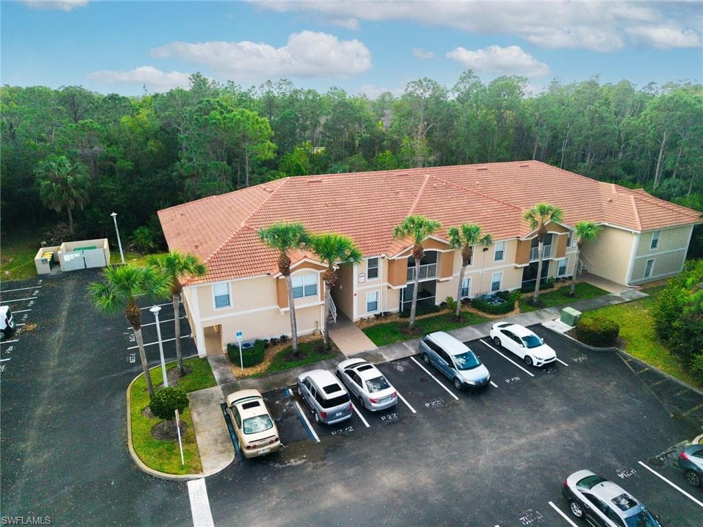 8290 Ibis Club LN 913 NAPLES, FL 34104